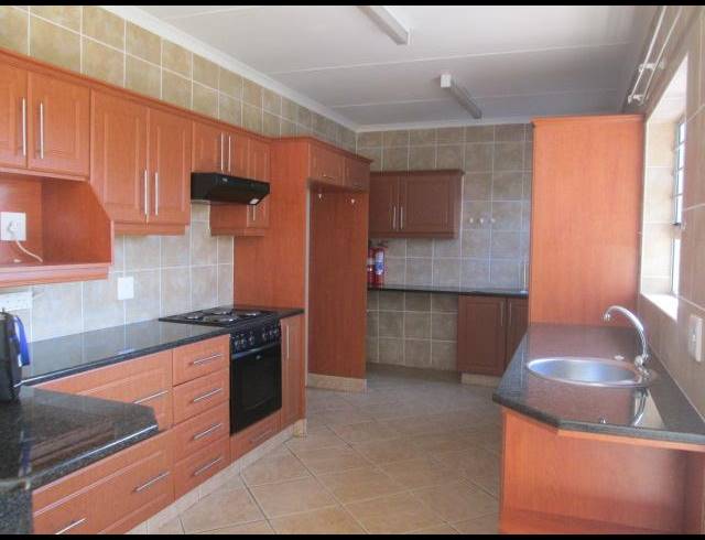 3 BEDROOM PROPERTY TO RENT IN ARBORETUM